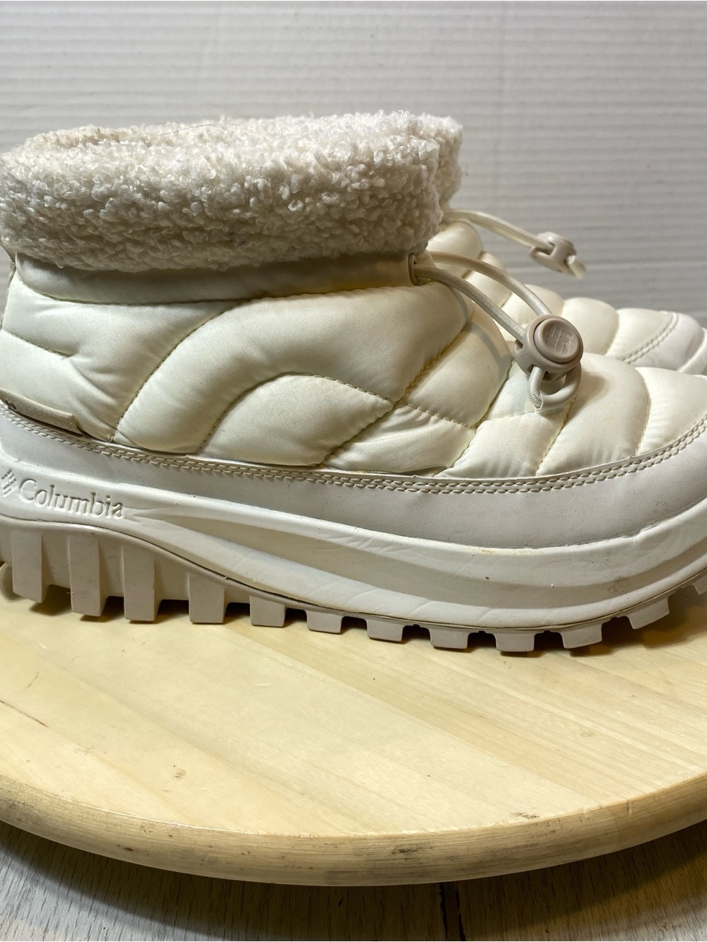 Columbia Women's Snowtrot Shorty Puffer Winter Boots White Sherpa Size US 7